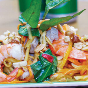 Vietnamese Green Papaya Salad with Shrimp & Pork | 青パパイヤ・豚肉・海老入りのサラダ